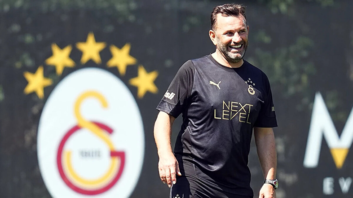 Galatasaray'ı 3 sene üst üstte şampiyon yapan Okan Buruk, transferler hakkında açıklama yaptı.