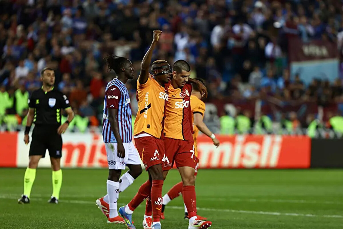 Galatasaray, Osimhen transferinde mutlu sona ulaştı. Sarı kırmızılılar, Napoli'yle anlaşmaya vardı.<br><br>