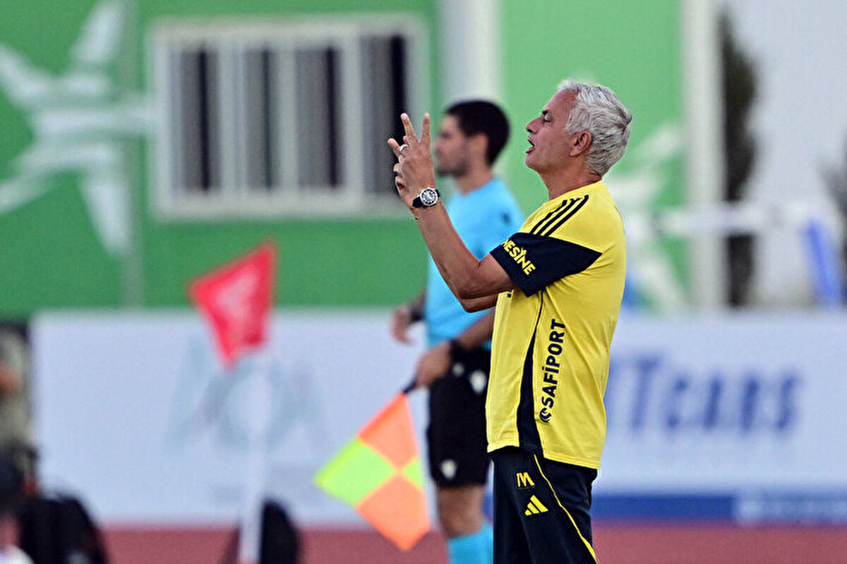 Tecrübeli çalıştırıcı, "Portekiz futbolunu takip ediyorum. Benfica'nın durumuyla daha çok ilgilendiğimi itiraf edeyim.<br><br>