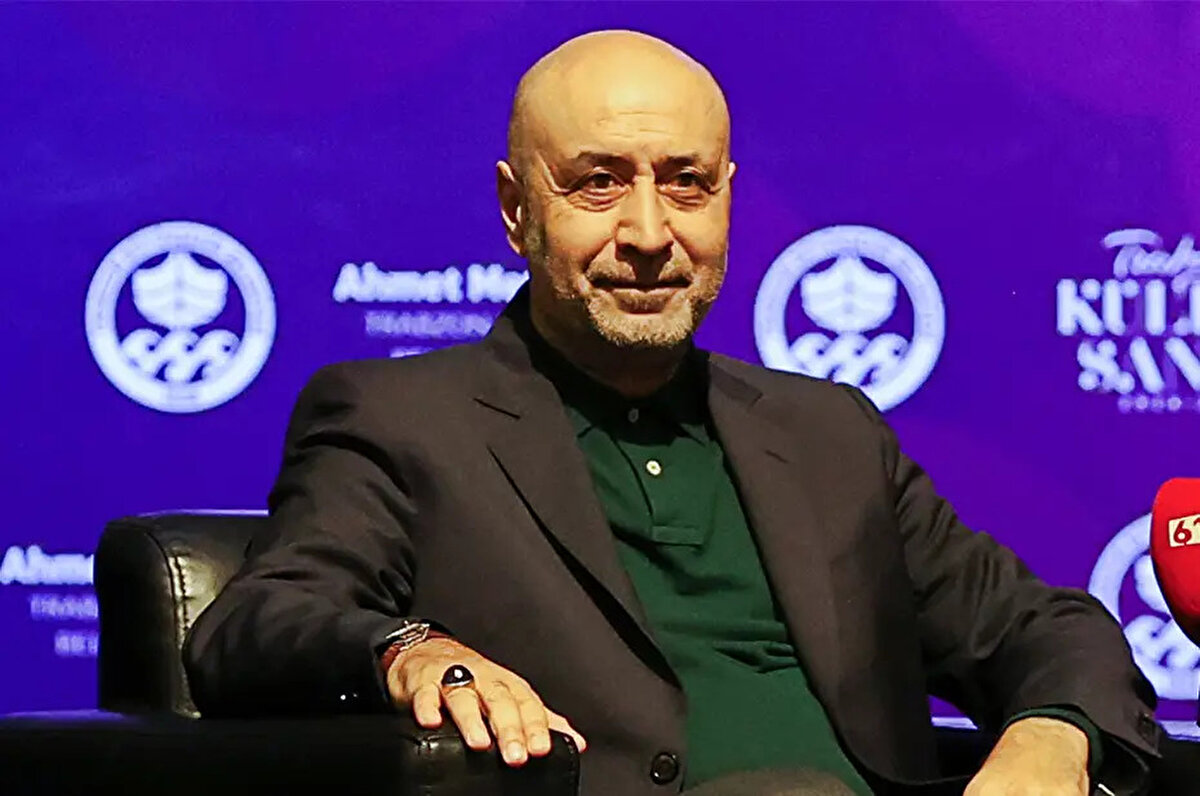 "John Duran transferini çok önemsiyorum. Bence sansasyonel bir transfer. Bu transferlere Fenerbahçe devam etmeli.<br><br>