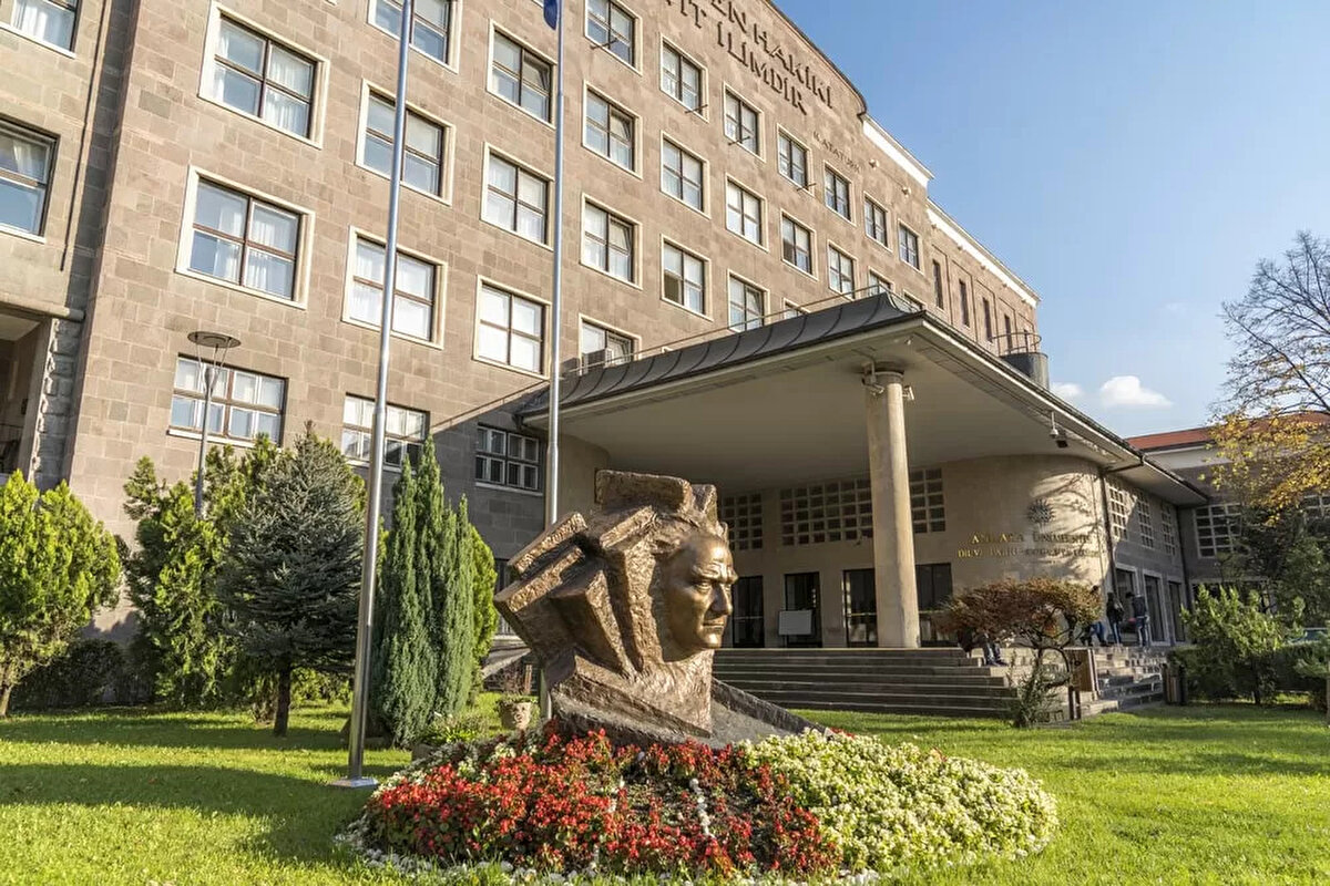 <br><br>3. ANKARA ÜNİVERSİTESİ<br>Makale puanı: 152.77<br>Atıf puanı: 155.50<br>Bilimsel doküman puanı: 156.67<br>Doktora puanı: 195.28<br>Öğretim üyesi / öğrenci puanı: 55.08<br>Uluslararası iş birliği puanı: 93.24<br>Yurtiçi iş birliği puanı: 64.26<br>TÜBİTAK proje puanı: 31.56<br>Toplam puan: 904.37<br>