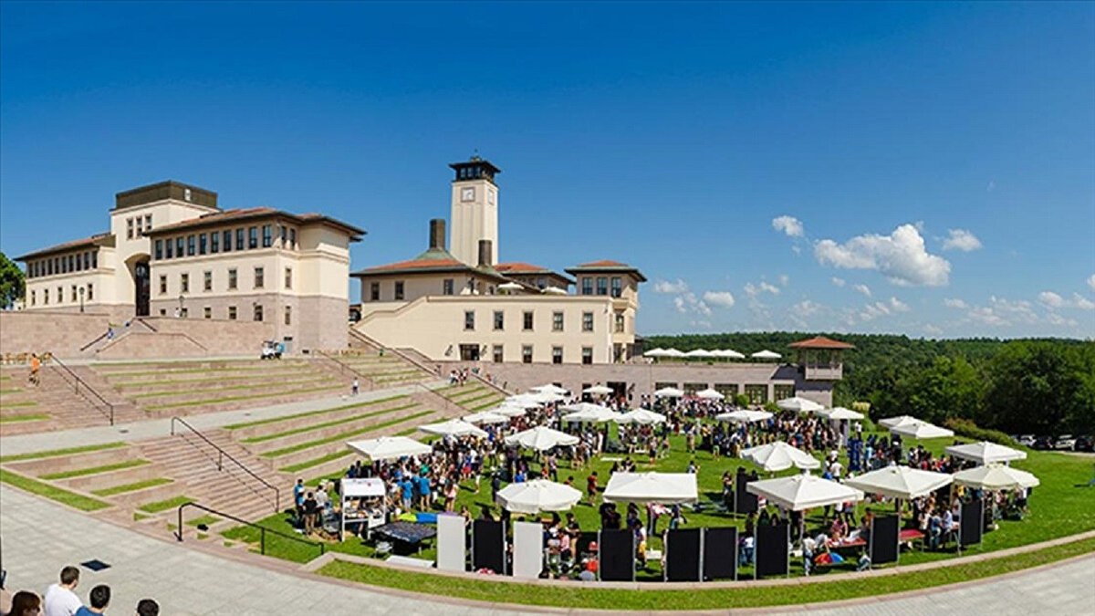 <br><br>2. HACETTEPE ÜNİVERSİTESİ<br>Makale puanı: 163.59<br>Atıf puanı: 166.16<br>Bilimsel doküman puanı: 175.40<br>Doktora puanı: 183.68<br>Öğretim üyesi / öğrenci puanı: 61.17<br>Uluslararası iş birliği puanı: 96.46<br>Yurtiçi iş birliği puanı: 69.75<br>TÜBİTAK proje puanı: 32.44<br>Toplam puan: 948.64<br>