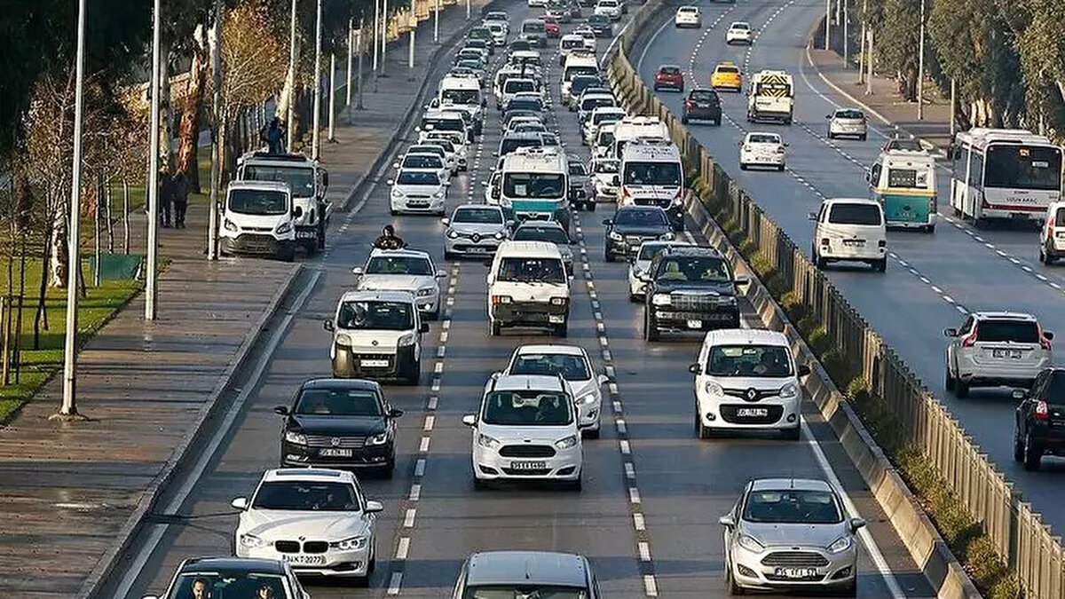 MTV, taşıtın türüne, yaşına ve motor silindir hacmine göre değişen tutarlarda hesaplanıyor. Bu vergi borcu zamanında ödenmediğinde, hem gecikme faizi işliyor hem de araç muayenesi gibi işlemler yapılamıyor.