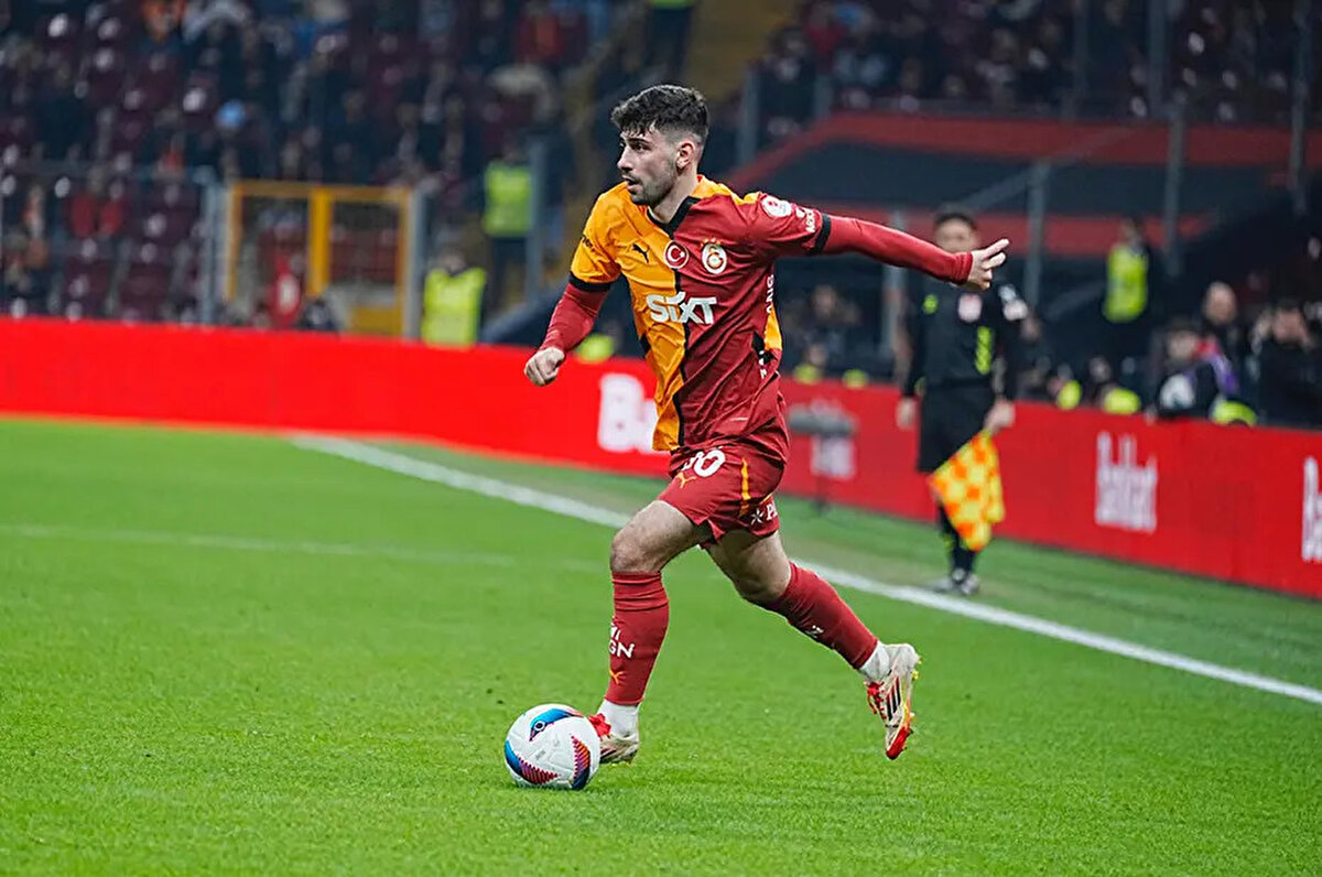 Kicker'in haberine göre Elche Teknik Direktörü Sarabia'nın özellikle istediği transfere Yusuf Demir'in maaşı engel oldu.