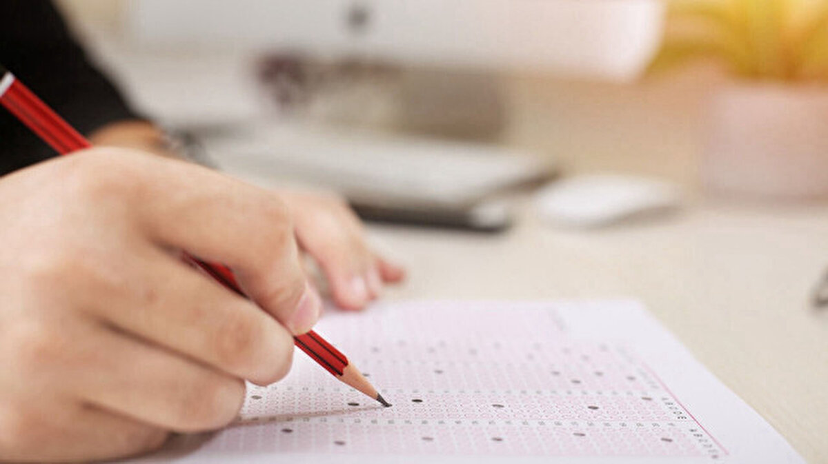 2025 YKS tercihleri ne zaman başlıyor?<br><br>2025 YKS sonuçlarının açıklanmasının ardından üniversite tercih süreci de başlıyor. ÖSYM, tercihlerin yapılacağı tarih aralığını resmi olarak https:ais.osym.gov.tr adresinden duyurdu. 30 Temmuz 2025 tarihinde başlayacak olan tercihler 11 Ağustos 2025 günü son bulacak.