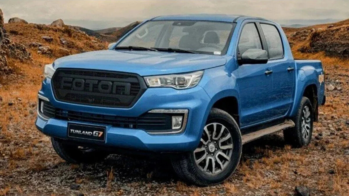 Elektrikli Araçlar İçin Yeni Yetki Cumhurbaşkanına Verildi<br>Yeni düzenleme, elektrikli ve hibrit araçlara yönelik doğrudan bir vergi artışı getirmese de, Cumhurbaşkanına bu araçların ÖTV oranlarını değiştirme yetkisi verdi. Buna göre, batarya kapasitesi, menzil ve silindir hacmine göre ÖTV oranları üç katına kadar artırılabilecek ya da sıfıra indirilebilecek. Bu durum, gelecekte elektrikli otomobil fiyatlarında da değişim olabileceğini gösteriyor.