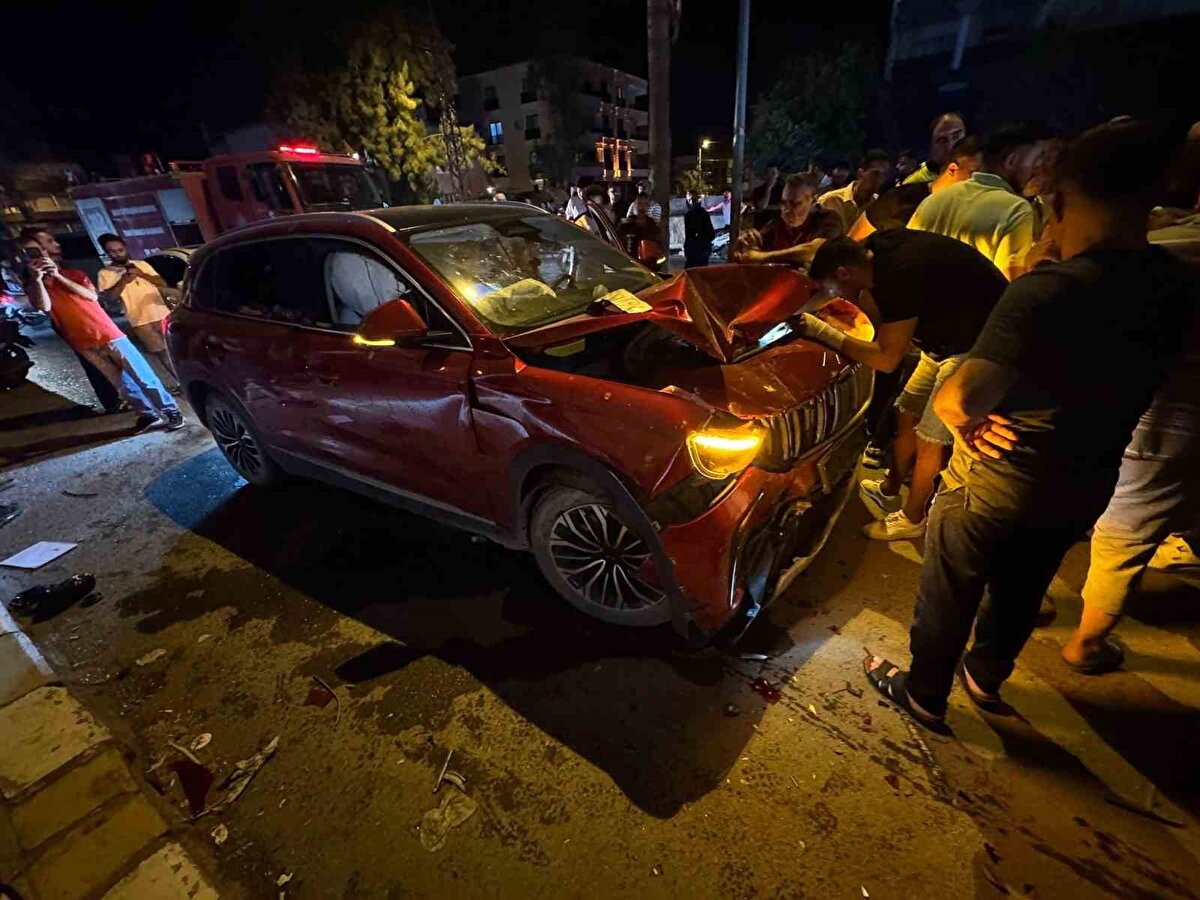 Sağlık ekiplerinin ilk müdahalesinin ardından yaralılar Reyhanlı Devlet Hastanesi’ne kaldırıldı. Polis ekipleri, olayla ilgili inceleme başlattı.