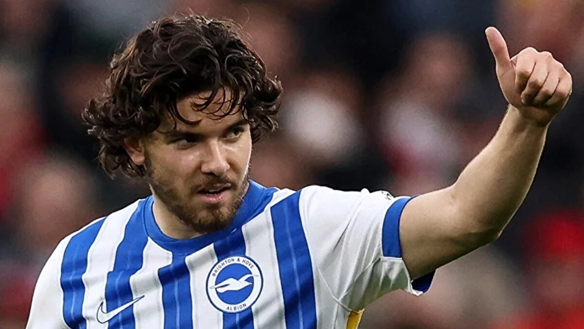 Estupinan'ın takımdan ayrılması sonrası Ferdi Kadıoğlu'nun pozisyonu için favori isimlerden biri olacağı ve formayı düzenli şekilde giyerek kariyerinde yeni bir sayfa açacağı belirtiliyor.<br><br>