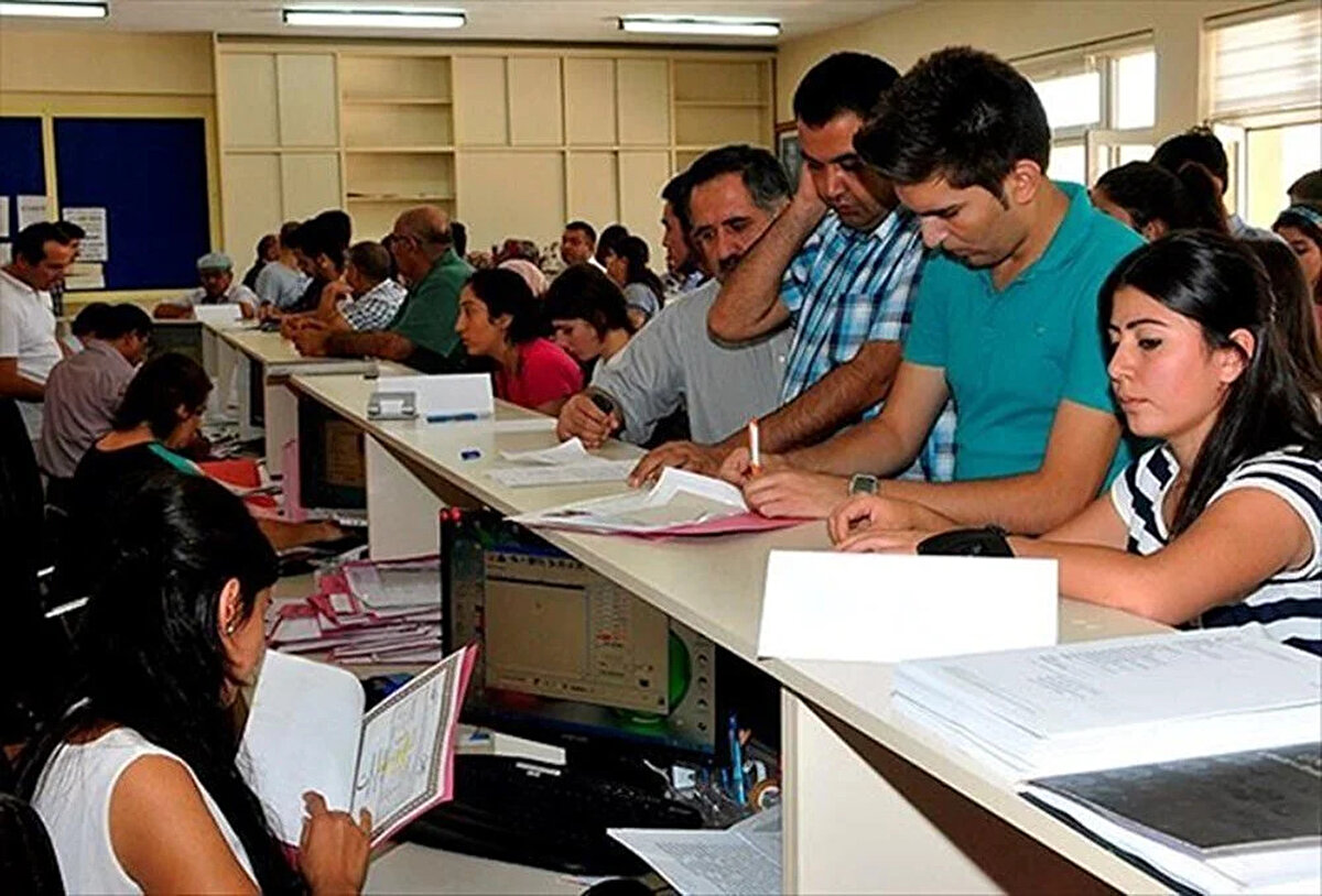 Üniversite tercih tarihleri 2025<br><br>ÖSYM'nin açıkladığı takvime göre 2025 YKS tercih işlemleri 30 Temmuz'da başlayacak. 11 Ağustos'ta son bulacak tercih işlemleri için adaylar ÖSYM Aday İşlemleri Sistemi ya da mobil uygulama üzerinden yapılacak.