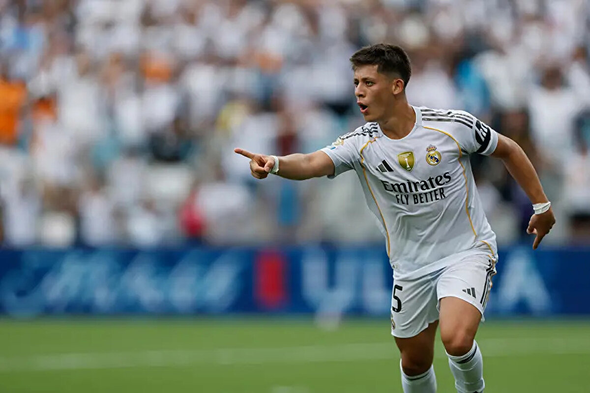 10 numaralı formaya aday olan isimler kimler?<br><br>Marca'da yer alan habere göre, Real Madrid'de 10 numara aday 2 futbolcu var. Bunlardan biri Kylian Mbappe diğeri ise Arda Güler.<br><br>