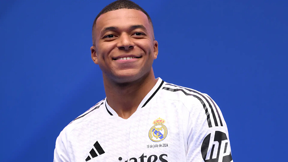 Fransa Milli Takımı'nda da 10 numarayı giyen Mbappe'nin Real Madrid yönetiminden henüz böyle bir talebi olmadığı aktarıldı.<br><br>