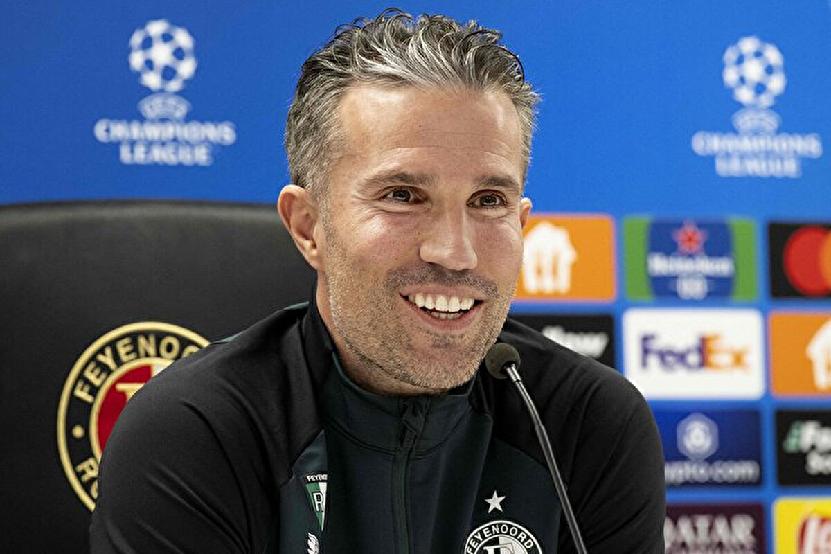 'Mükemmel bir deneyim olacak'<br><br>"Fenerbahçe denince aklıma ilk gelen şey taraftarlar.. Tıpkı bizim gibi, hem iç sahada hem de deplasmanda her zaman harikalardı. Bu açıdan bakıldığında harika bir eşleşme olacak, mükemmel bir deneyim olacak."