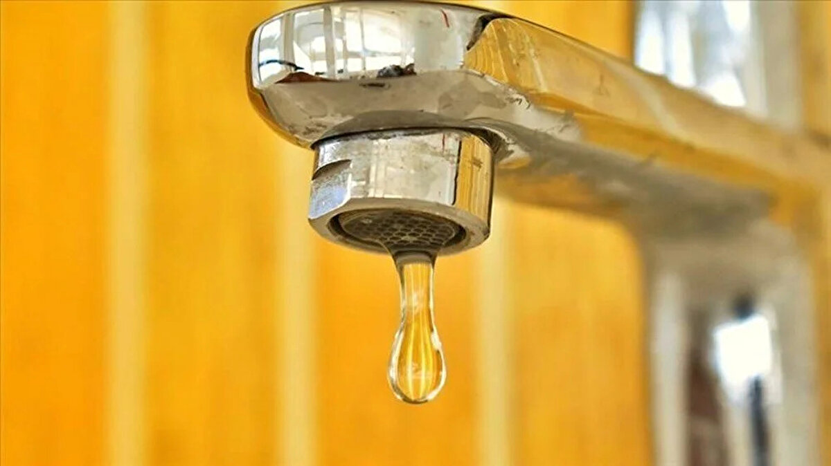 İzmir’de su kesintisi yaşanacak mahalleler<br><br>22 Temmuz Salı günü saat 09.00 ile 23 Temmuz Çarşamba günü saat 09.00 arasında 24 saat süreyle su kesintisine gidilecek mahalleler şöyle;<br><br>Altıntaş<br><br>Barbaros<br><br>Mecidiye<br><br>Yeşiltepe<br><br>Fatih<br><br>Namık Kemal<br><br>Bozkurt<br><br>Dolaplıkuyu<br><br>Tuzcu<br><br>Ülkü<br><br>Süvari<br><br>Ali Reis<br><br>Kubilay<br><br>Yeni<br><br>Sakarya<br><br>Ballıkuyu<br><br>Akarcalı