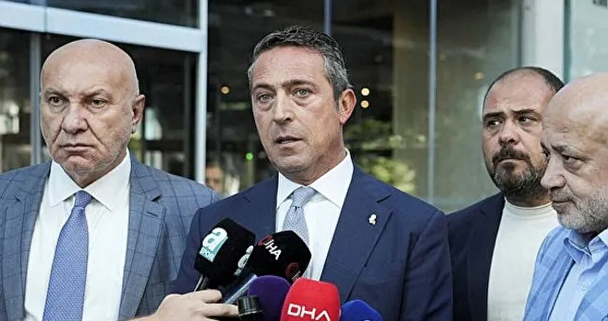 Ali Koç'un bu kararı alma nedeni olarak, Fenerbahçe'ye daha fazla önem vermek istemesi ve sarı lacivertli yöneticilerin de bu yönde talebi olduğu ifade edildi.<br><br><br><br>