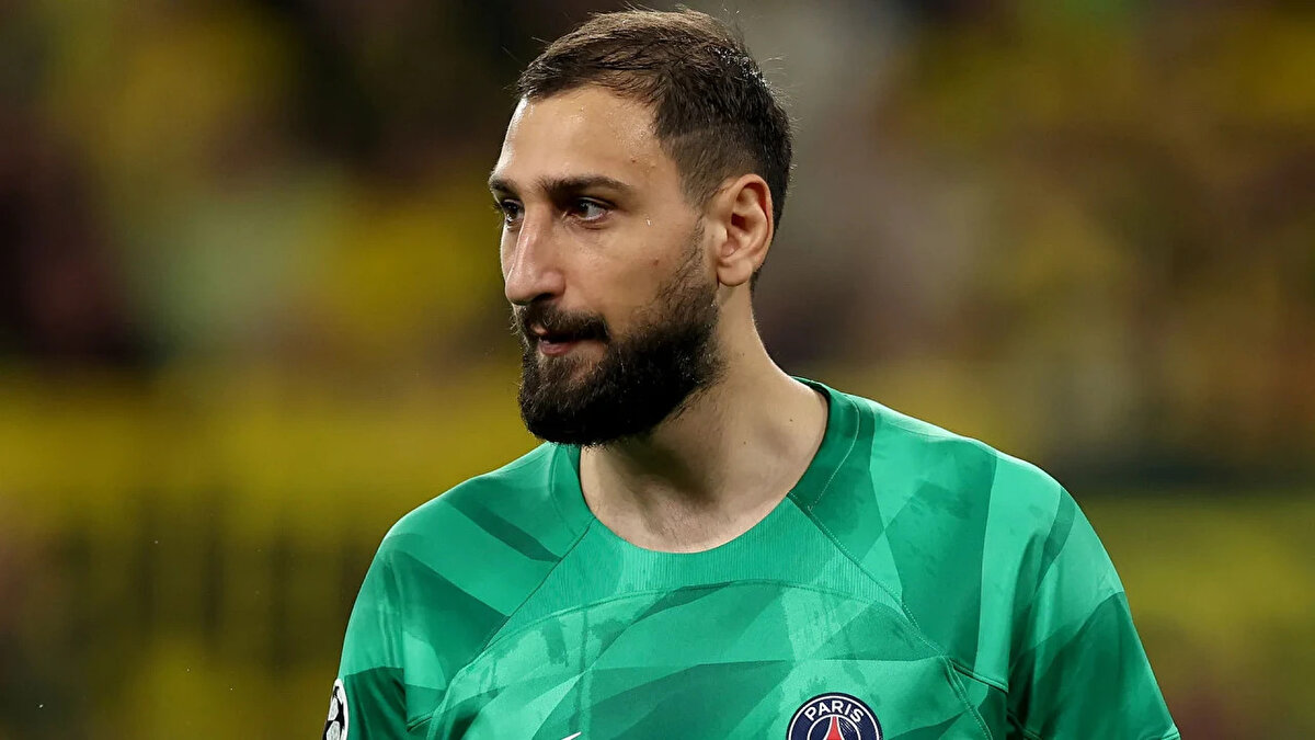 Tuttomercatoweb'te yer alan haberde; sarı-kırmızılı ekibin, PSG forması giyen Gianluigi Donnarumma'yı kadrosuna katmak istediği bilgisi yer aldı.