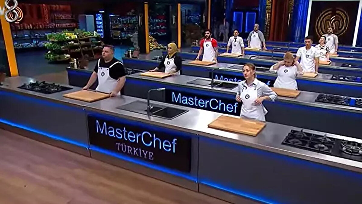 İlk etap sonunda 6 yarışmacı üst tura çıkmaya hak kazandı. Bu turda gecenin en iyi tabağını hazırlayan isim ise Çağlar oldu. <br>İkinci etapta ise yarışmacılardan "tane biber" kullanarak bir yemek yapmaları istendi.