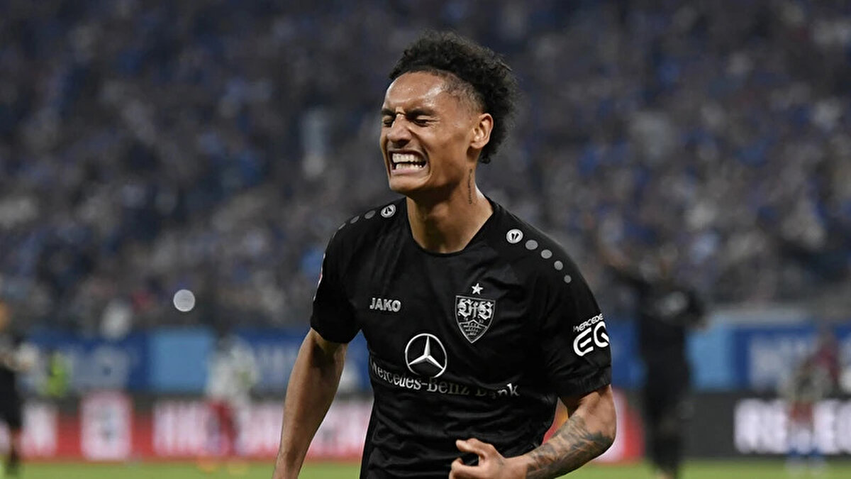 Enzo Millot kimdir?<br><br>Enzo Millot, 17 Temmuz 2002 tarihinde Fransa'nın Lucé kentinde dünyaya geldi. Aslen Martiniqueli bir ailenin çocuğu olan Millot, futbol kariyerine 6 yaşında Etoile de Brou altyapısında başladı.<br><br>