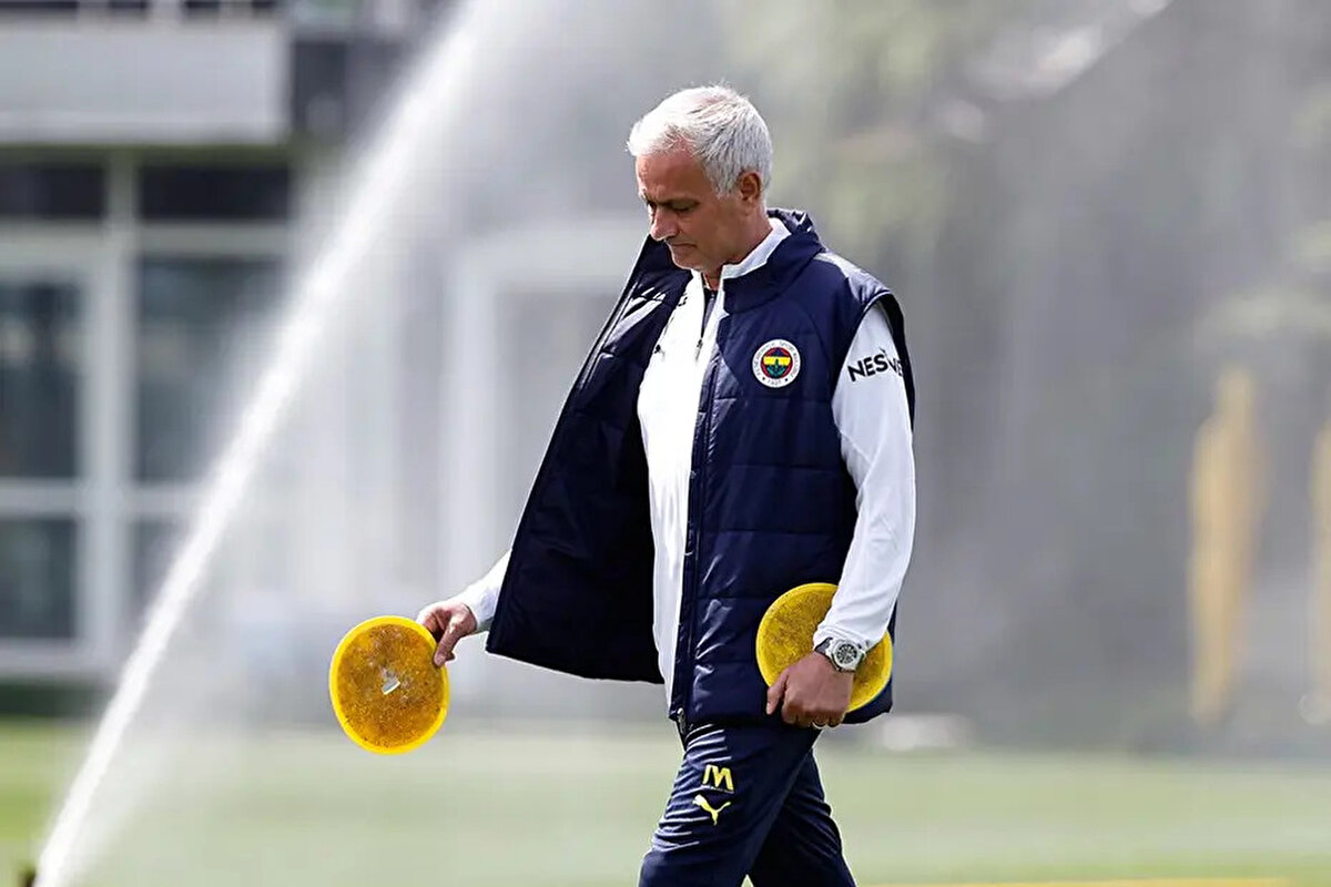 "Yöneticinin her zaman kazanması gerektiği algısı vardır..."<br><br> <br><br>"Ama bu benim hatam. Birçok kez kazandım. Tottenham'da kazanamadım, çok az zamanım vardı ama oynamama izin vermedikleri bir finale ulaştım. Roma'da kazandım, ikinci bir Avrupa finaline ulaştım. Fenerbahçe, gerçekten de bir sezonu final oynamadan veya şampiyonluk kazanmadan geçirdiğim ilk kulüp."