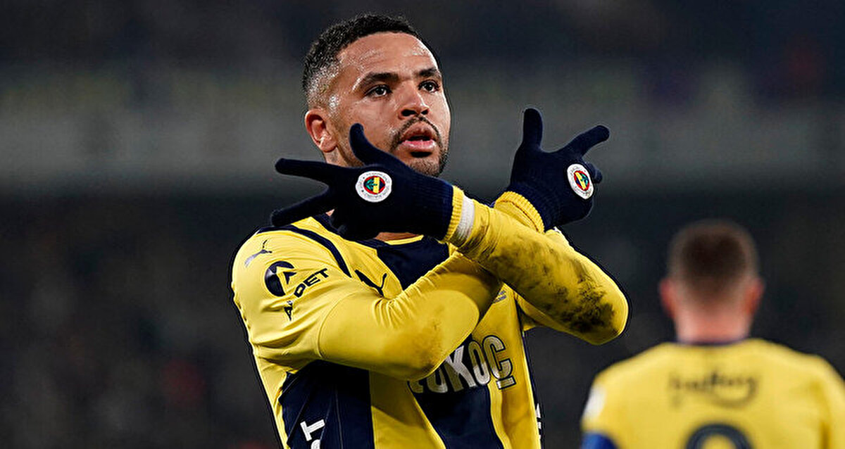 Fenerbahçe'nin Portekizli teknik direktörü Jose Mourinho'nun ise UEFA Şampiyonlar Ligi için yapacakları 3. ön eleme maçı öncesinde En-Nesyri'yi bırakmak istemediği kaydedildi. <br><br>