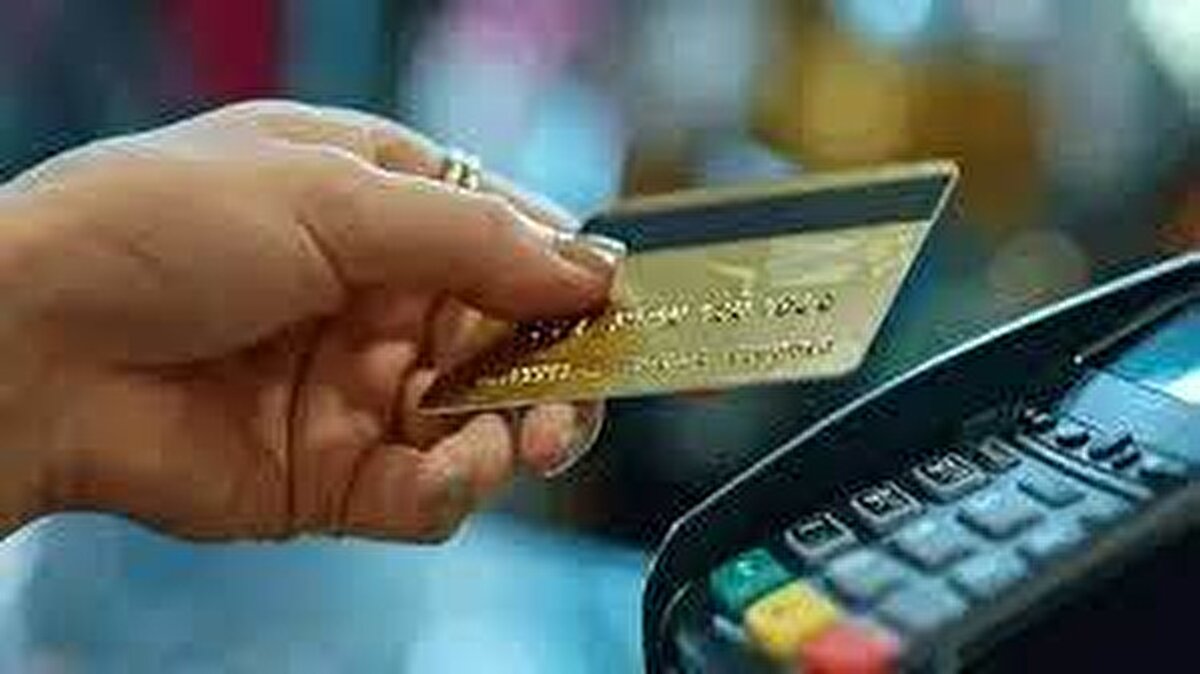 Yapılandırmadan yararlanmak isteyen vatandaşların başvurularını bankalar aracılığıyla 3 ay içinde tamamlaması gerekiyor. Yapılandırılan borçlar için kredi kartlarında uygulanacak azami faiz oranı ise yüzde 3,11 olarak belirlendi.