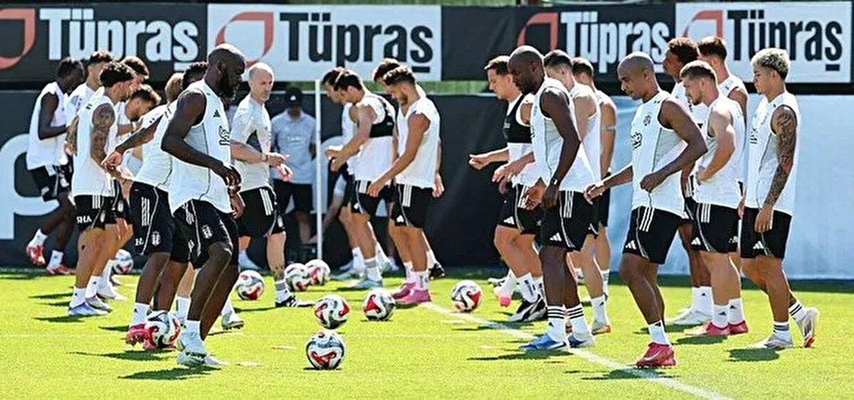 Siyah-beyazlı ekipte Benfica'dan kiralanan oyuncular David Jurasek ve Orkun Kökçü  onların yanı sıra Roma'dan geçici transfer olan Tammy Abraham, taraftarın karşısında ilk heyecanını yaşayacak.