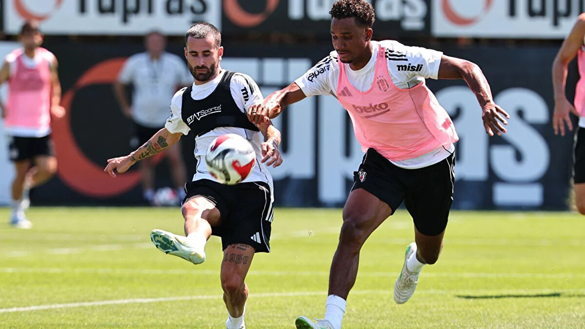 Beşiktaş Shakhtar Donetsk maçı ne zaman, saat kaçta?<br><br>Beşiktaş, UEFA Avrupa Ligi 2. eleme turu ilk maçında Ukrayna ekibi Shakhtar Donetsk ile karşı karşıya geliyor. Beşiktaş Shakhtar Donetsk maçı bugün Tüpraş Stadı'nda oynanacak. Mücadele saat 21.00'de başlayacak.