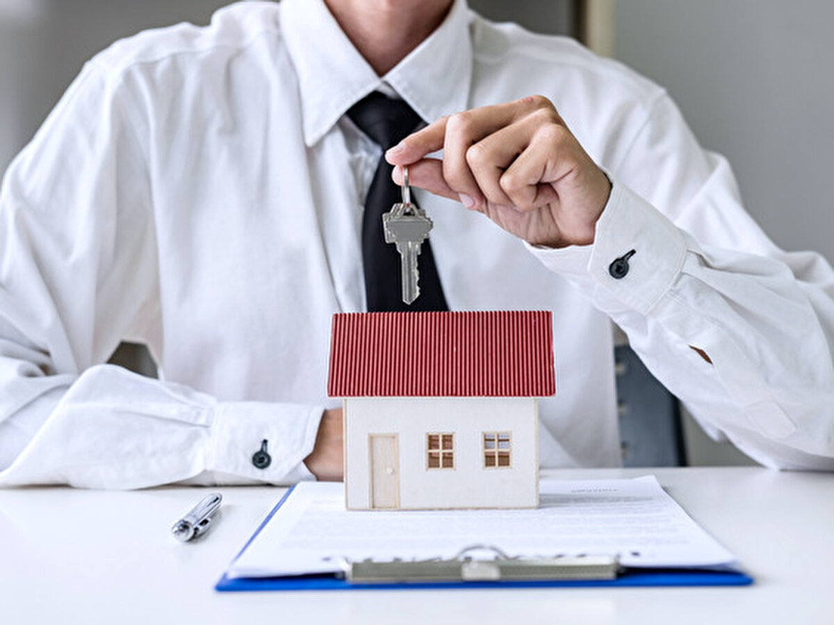 Sık Sorulan Sorular ve cevaplar<br><br>Gayrimenkul Sertifikası temettü ya da kira getirisi sağlar mı?<br>Hayır, bu model düzenli getiri sunmaz. Getiri, değer artışı ve tali edimden kaynaklanır.<br><br>Sertifikam eksikse, kredi kullanabilir miyim?<br>Tamamlayıcı finansman üzerine çalışmalar sürmektedir.<br><br>Sertifikam çalınır mı, kaybolur mu?<br>Hayır. Sertifikalar fiziki değil, elektronik ortamda MKK nezdinde güvenle saklanır.