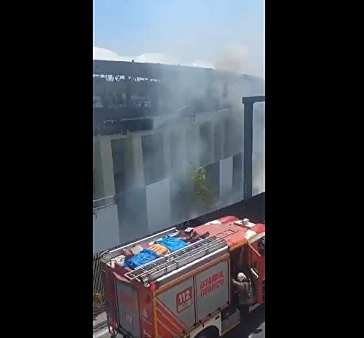 Ekipler yangına hızla müdahale ederek büyümesini önlediler.