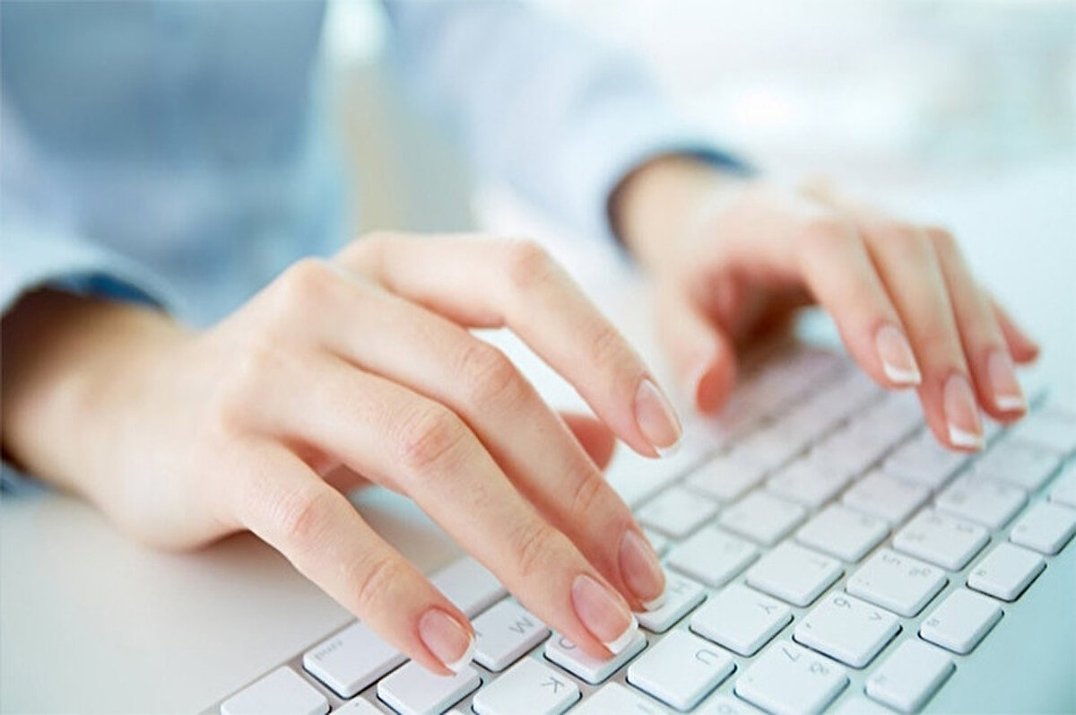 220-250 Puanla Hangi 2 ve 4 Yıllık Bölümlere Girilir?<br><br>Bu aralıkta hem 2 yıllık hem de bazı açıköğretim lisans programları adaylar için uygun olabilir.<br><br>2 yıllık bölümler:<br><br>Radyoloji (Tıbbi Görüntüleme Teknikleri)<br><br>Ameliyathane Hizmetleri<br><br>Gıda Teknolojisi<br><br>İklimlendirme ve Soğutma Teknolojisi<br><br>4 yıllık bölümler (açıköğretim):<br><br>İlahiyat (AÖF)<br><br>İşletme (Açıköğretim)<br><br>Kamu Yönetimi (Açıköğretim)<br><br>İktisat (Açıköğretim)