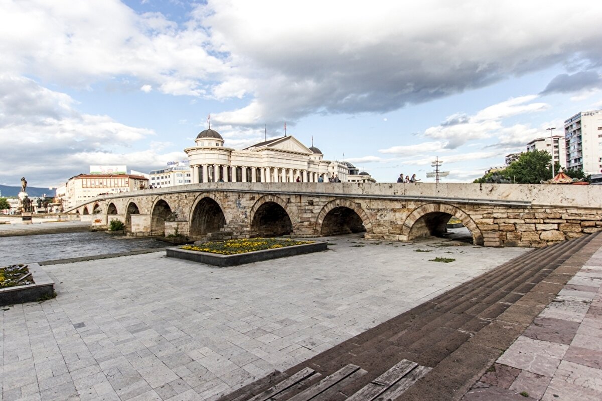 6️⃣ Üsküp, Makedonya – 347.59 Mbps<br><br>Sürpriz bir yükseliş! Üsküp, Balkanlar’daki dijital dönüşümün merkezlerinden biri haline geliyor.