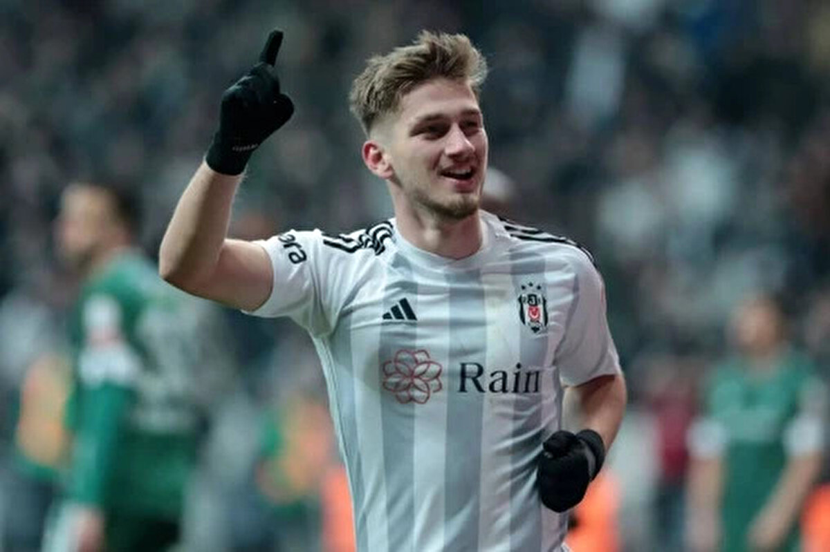 Sözcü gazetesinde yer alan habere göre; siyah beyazlılar, Serie A ekibiyle Semih'in kiralık olarak transferi için prensipte anlaştı.<br><br>