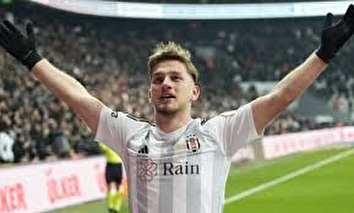 Beşiktaş'ta geçen sezonu verimsiz geçiren Semih Kılıçsoy'un, İtalya'nın Cagliari takımına transferinin tamamlanmak üzere olduğu iddia edildi.<br><br>