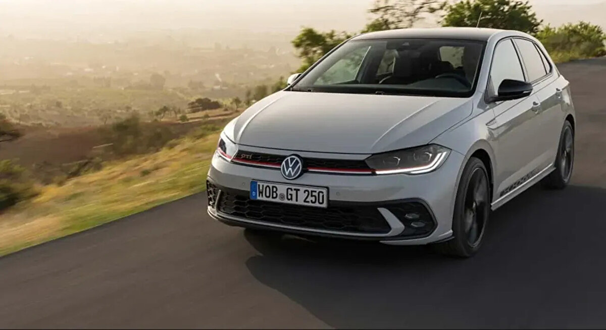 Volkswagen Polo Impresion 1.0 80 ps manuel 1 milyon 708 bin liradan 1 milyon 660 bin 554 liraya geriledi.