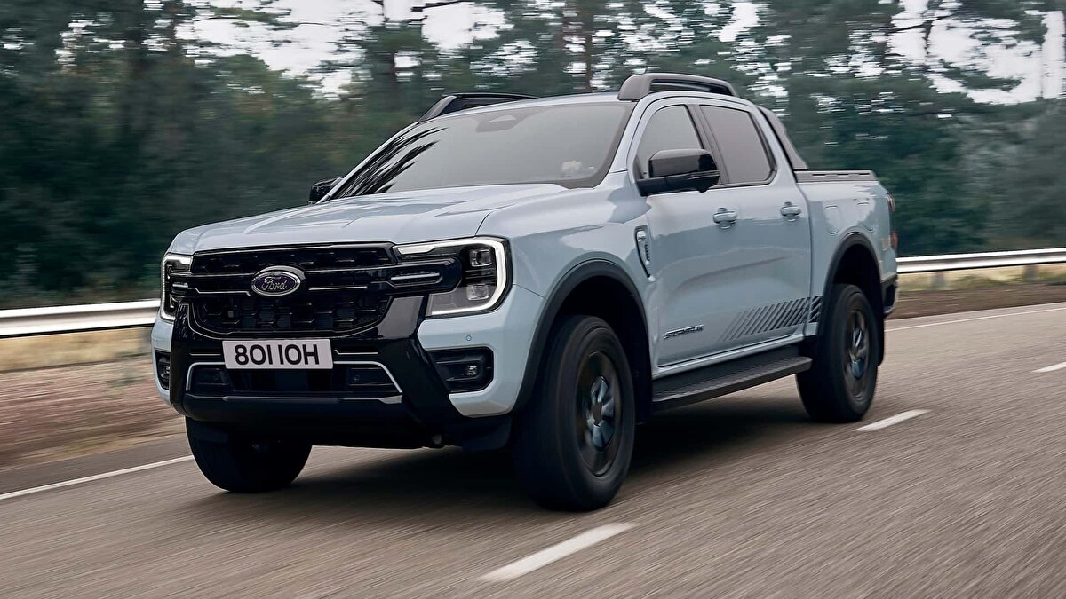 Ford Ranger<br><br>Başlangıç paketi mevcut fiyatı 2 milyon 820 bin 200 lira, yüzde 50 ÖTV'li hali 4 milyon 67 bin 594 lira,<br>Tam donanımlı modeli mevcut fiyatı 3 milyon 954 bin 100 lira, yüzde 50 ÖTV'li hali 5 milyon 703 bin 27 lira.