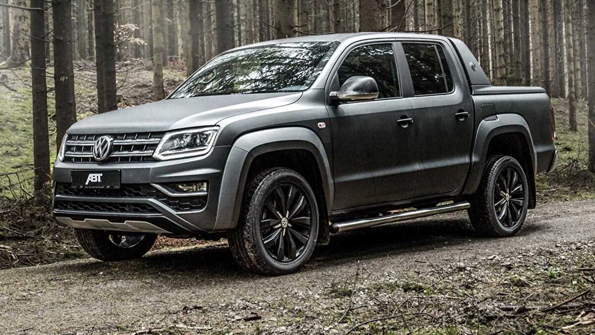 Volkswagen Amarok<br><br>Başlangıç paketi mevcut fiyatı 2 milyon 902 bin lira, yüzde 50 ÖTV'li hali 4 milyon 185 bin 576 lira,<br>Tam donanımlı modeli mevcut fiyatı 3 milyon 312 bin lira, yüzde 50 ÖTV'li hali 4 milyon 776 bin 923 lira.