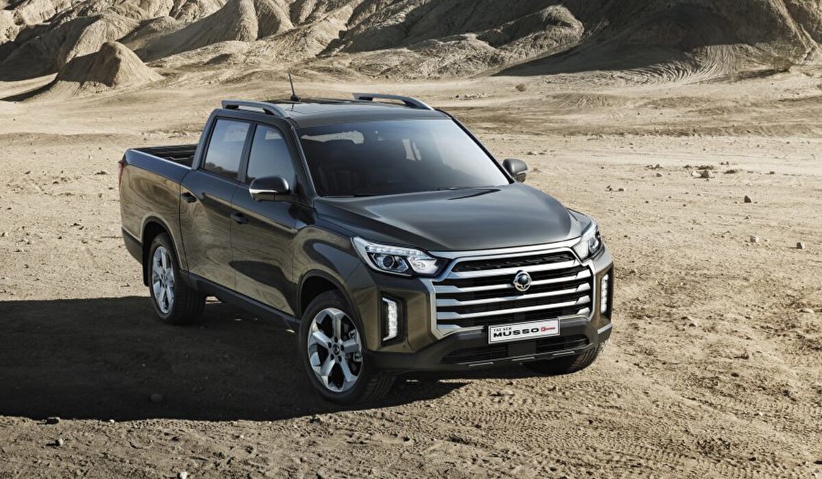 SsangYong Musso Grand<br><br>Başlangıç paketi mevcut fiyatı 1 milyon 735 bin lira, yüzde 50 ÖTV'li hali 2 milyon 502 bin 403 lira,<br>Tam donanımlı modeli mevcut fiyatı 1 milyon 799 bin 412 lira, yüzde 50 ÖTV'li hali 2 milyon 595 bin 305 lira.