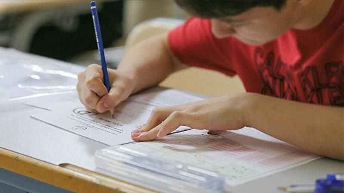 2025 Liselere Geçiş Sistemi (LGS) tercih süreci bugün sona eriyor. Milli Eğitim Bakanlığı (MEB) tarafından yapılan açıklamaya göre, 8. sınıf öğrencilerinin lise tercihleri 24 Temmuz 2025 Perşembe günü saat 17.00 itibarıyla sona erecek. Öğrenciler ve veliler için önemli olan bu süreçte, "LGS tercih sonuçları" ise 4 Ağustos’ta duyurulacak. 