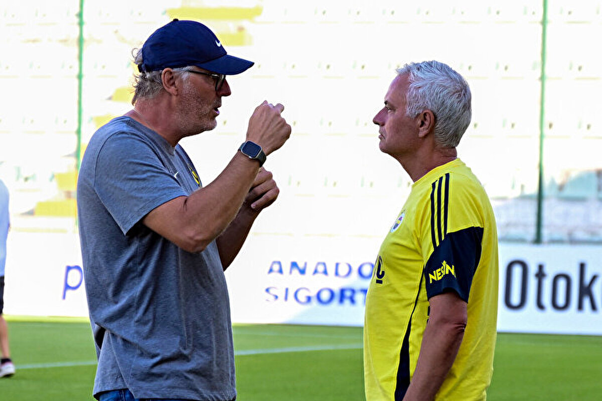 Avrupa hedefi hakkında konuşan Portekizli teknik adam, "İki farklı dünya... Gerçekçi olmalıyız . Şampiyonlar Ligi'ne gidersek finansal açıdan harika olur ancak sportif açıdan Fenerbahçe bir Avrupa Ligi takımıdır" ifadelerini kullandı.<br><br>