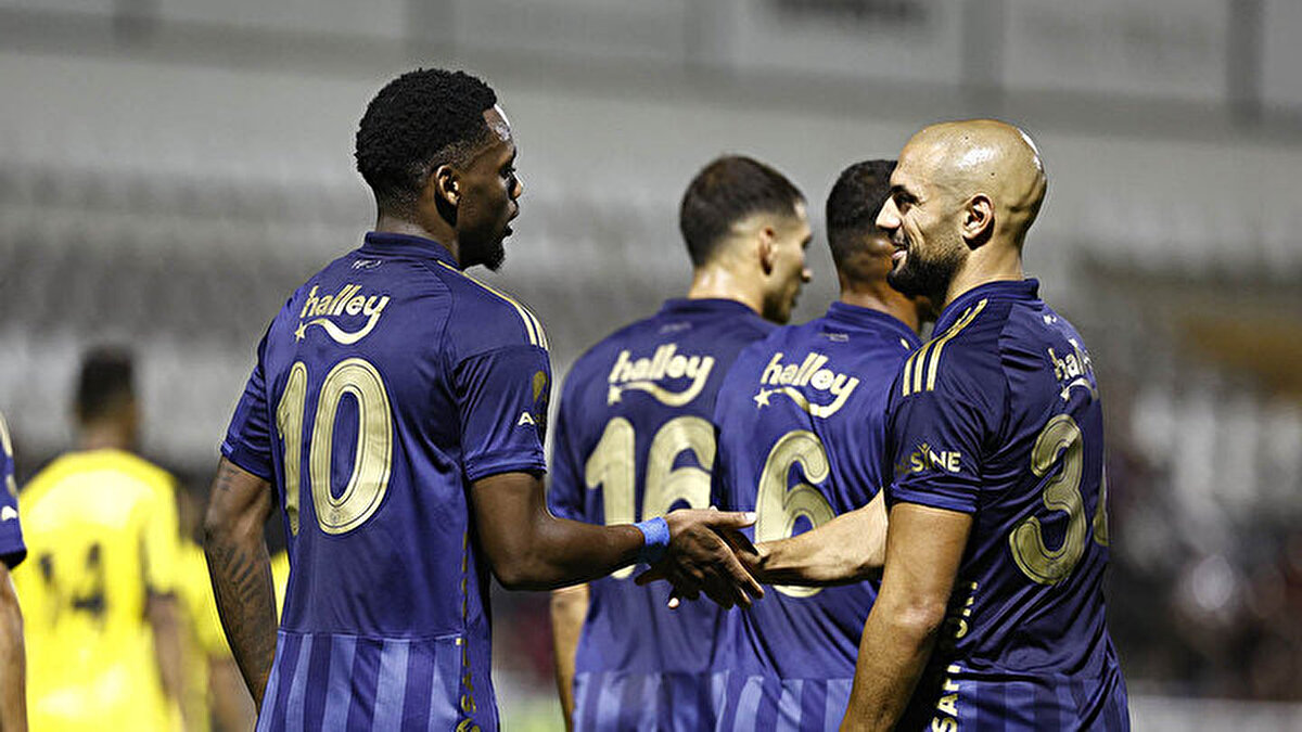 Portekiz'de kampta olan Fenerbahçe, üçüncü hazırlık maçında Suudi Arabistan ekibi Al-Ittihad'ı 4-0 mağlup etti.<br><br>