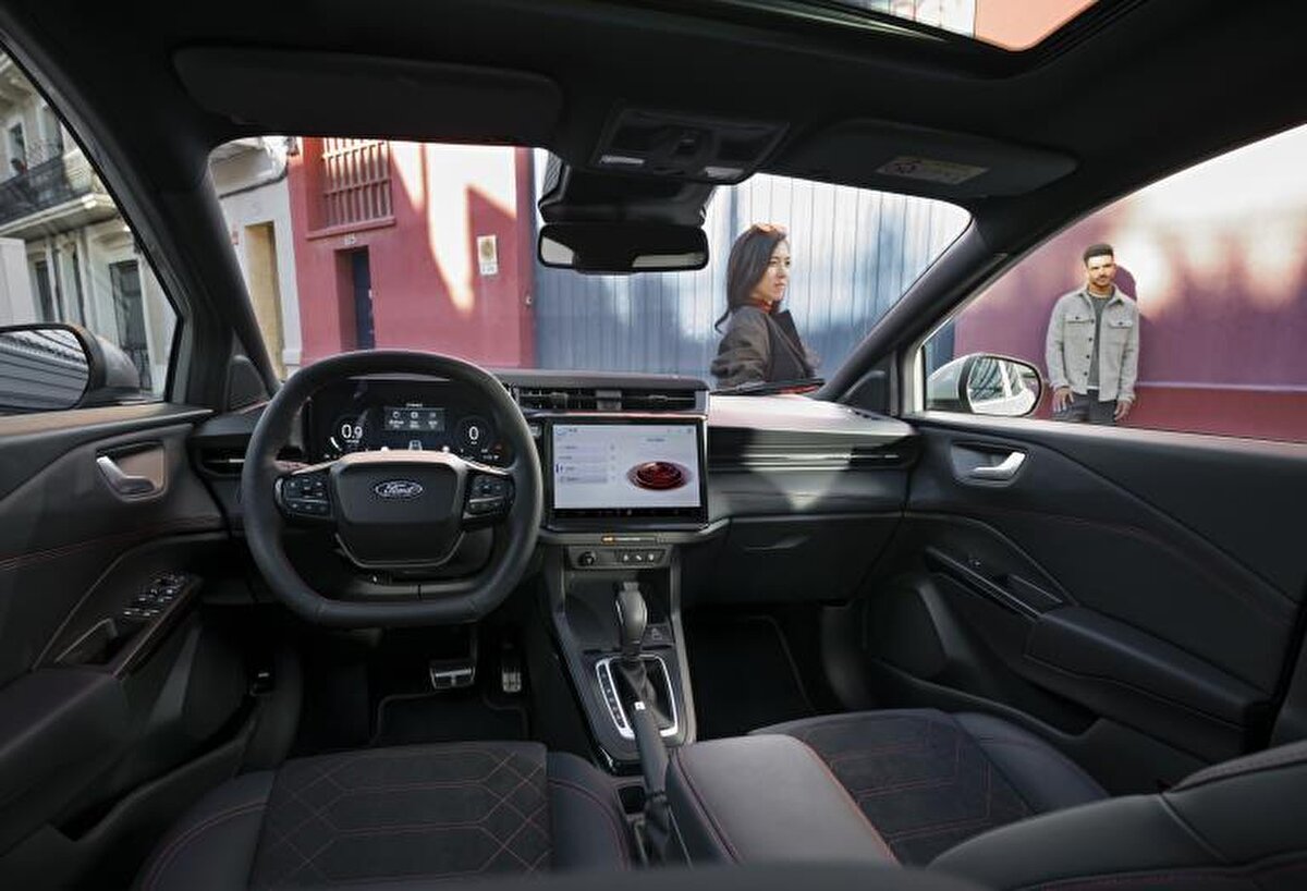 Ford Puma’da düşüş dikkat çekti<br><br>Motor hacmi 1400 cc’ye kadar olan araçların ÖTV avantajına girmesi, bazı Ford modellerinin fiyatlarını aşağı çekti.<br>Ford Puma Titanium 1.0L EcoBoost 125 hp manuel modelinin fiyatı, yapılan düzenleme sonrası 1 milyon 559 bin 800 liradan 1 milyon 516 bin 471 liraya geriledi. Küçük motor hacmi ve düşük emisyon değeri sayesinde, bu model yeni sistemden olumlu etkilendi.