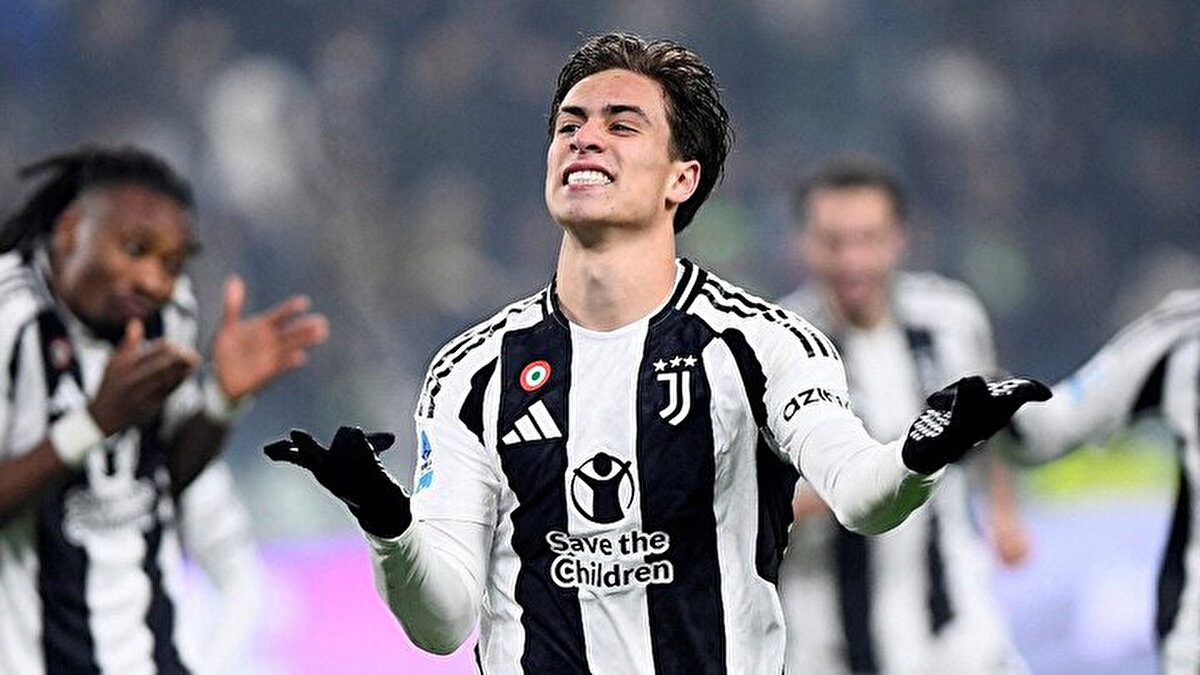 Juventus'ta geçtiğimiz sezon 52 maçta 12 gol ve 9 asistle oynayan milli futbolcu, takımın değişilmez isimlerinden oldu.<br><br>