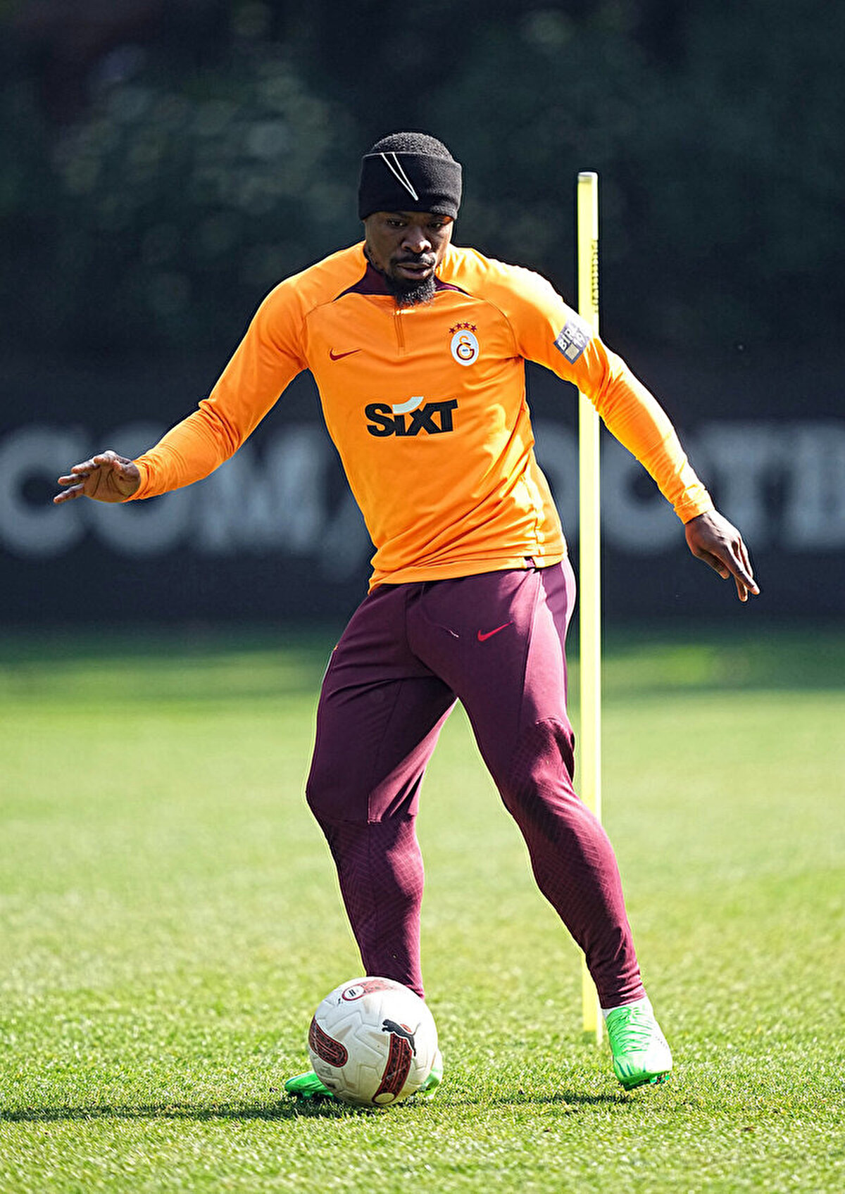 Son olarak Galatasaray forması giyen ve 1 yıldır kulüpsüz olan Serge Aurier'de flaş bir gelişme yaşandı.<br><br>