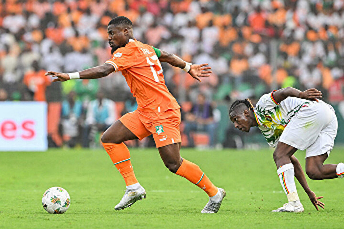 Deneyimli sağ bek geçtiğimiz günlerde yaptığı açıklama sonrası dikkatlerini üzerine çekmişti.<br><br>