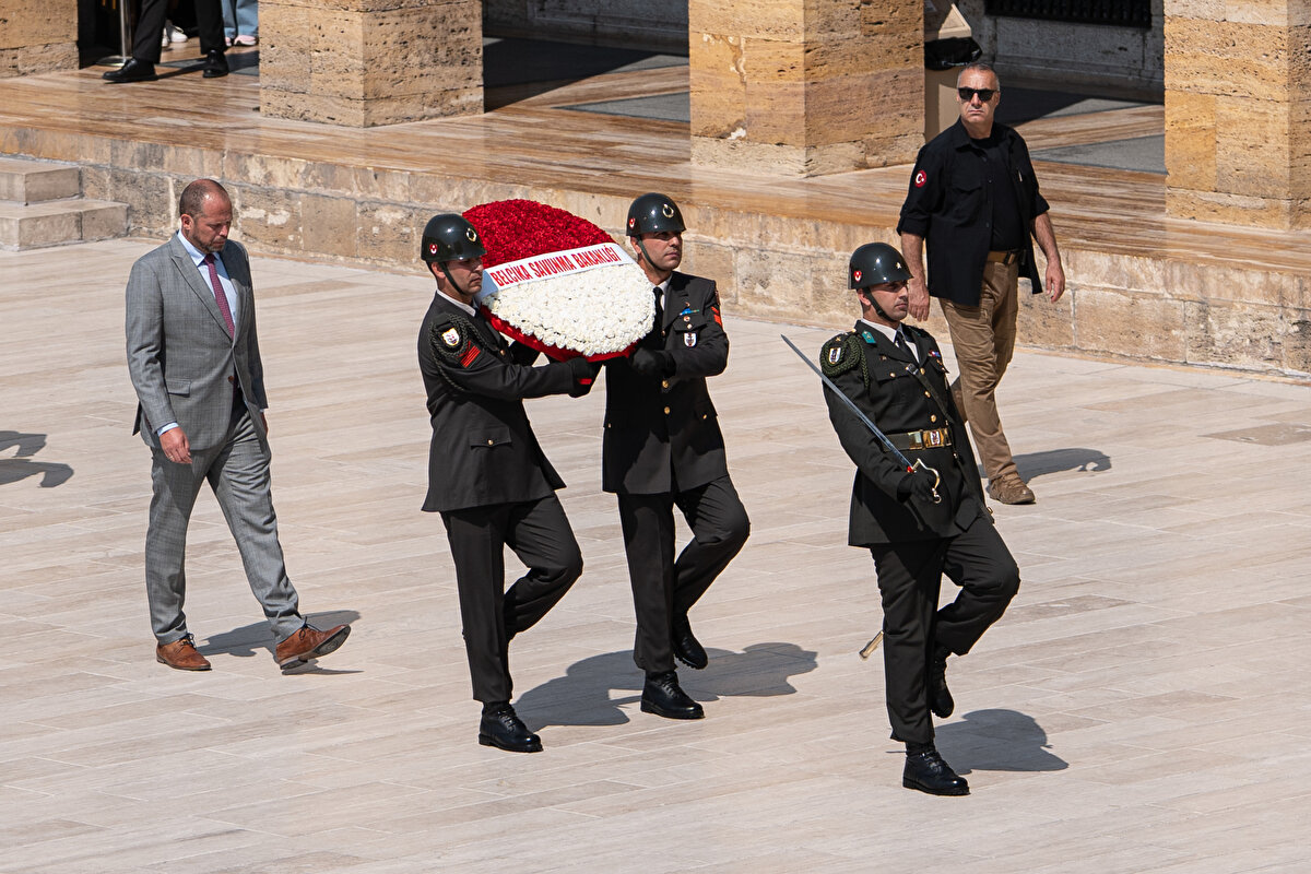 Francken, ayrıca Mustafa Kemal Atatürk'ün "dünya çapında nesillere ilham vermeye devam ettiğini" kaydetti.
