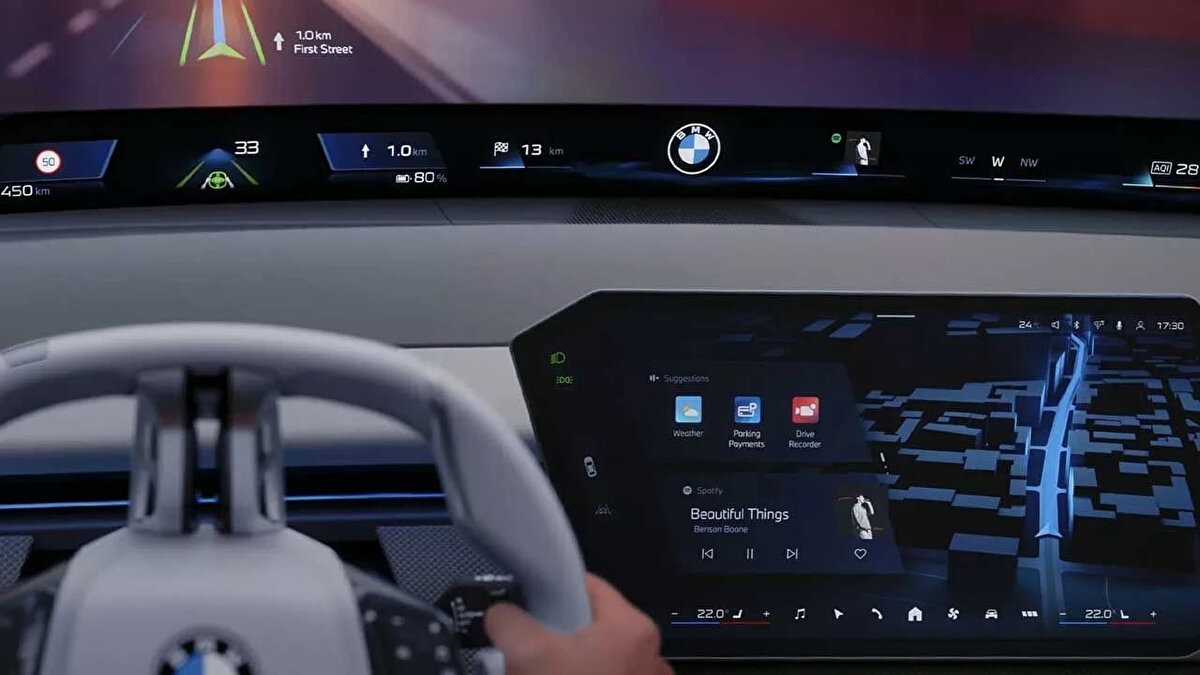 Henüz detaylar net olmasa da, direksiyon üzerindeki dokunsal (haptik) tuşlar, klasik iDrive kontrolcüsünün yerini alacak.