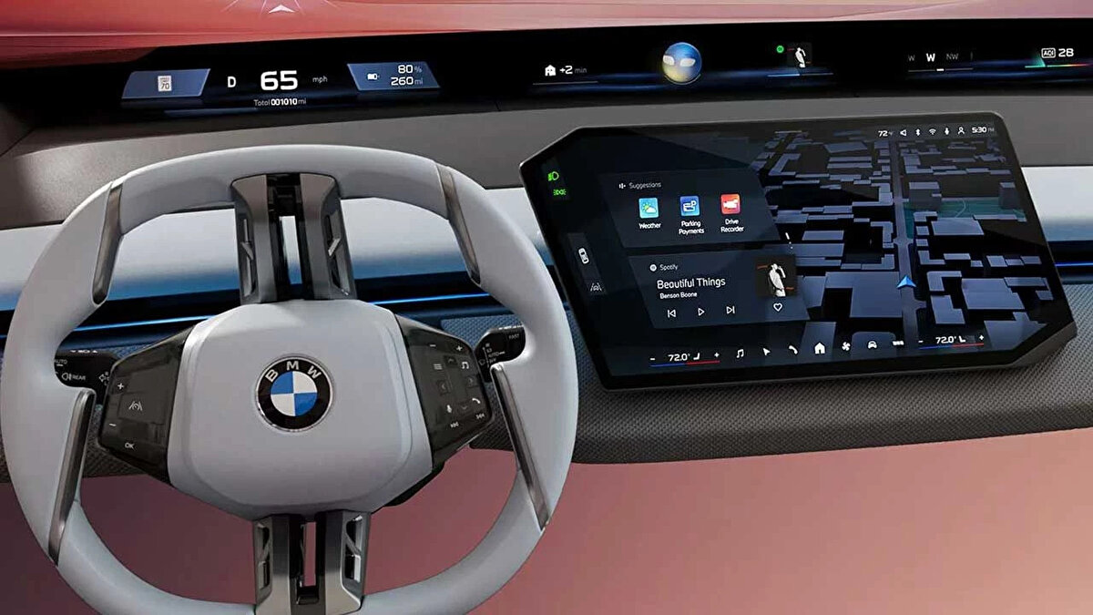 Performans odaklı kullanıcılar için ise G-Metre, güç ve tork çıkışı gibi veriler de sunulacak.<br><br>İç mekan denilince yenilikler sadece ekran tarafında değil. Yeni X5, aynı zamanda çift tonlu dikişe sahip yepyeni bir direksiyon simidi ile donatılacak.