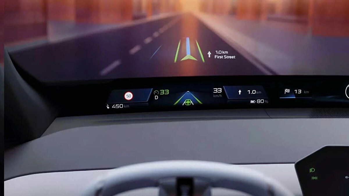 Kabin detaylarında ise aşağıya doğru eğimli kol dayama üniteleriyle dikkat çeken kapı panelleri ve oldukça sade bir tasarıma sahip buton dizilimi öne çıkıyor.