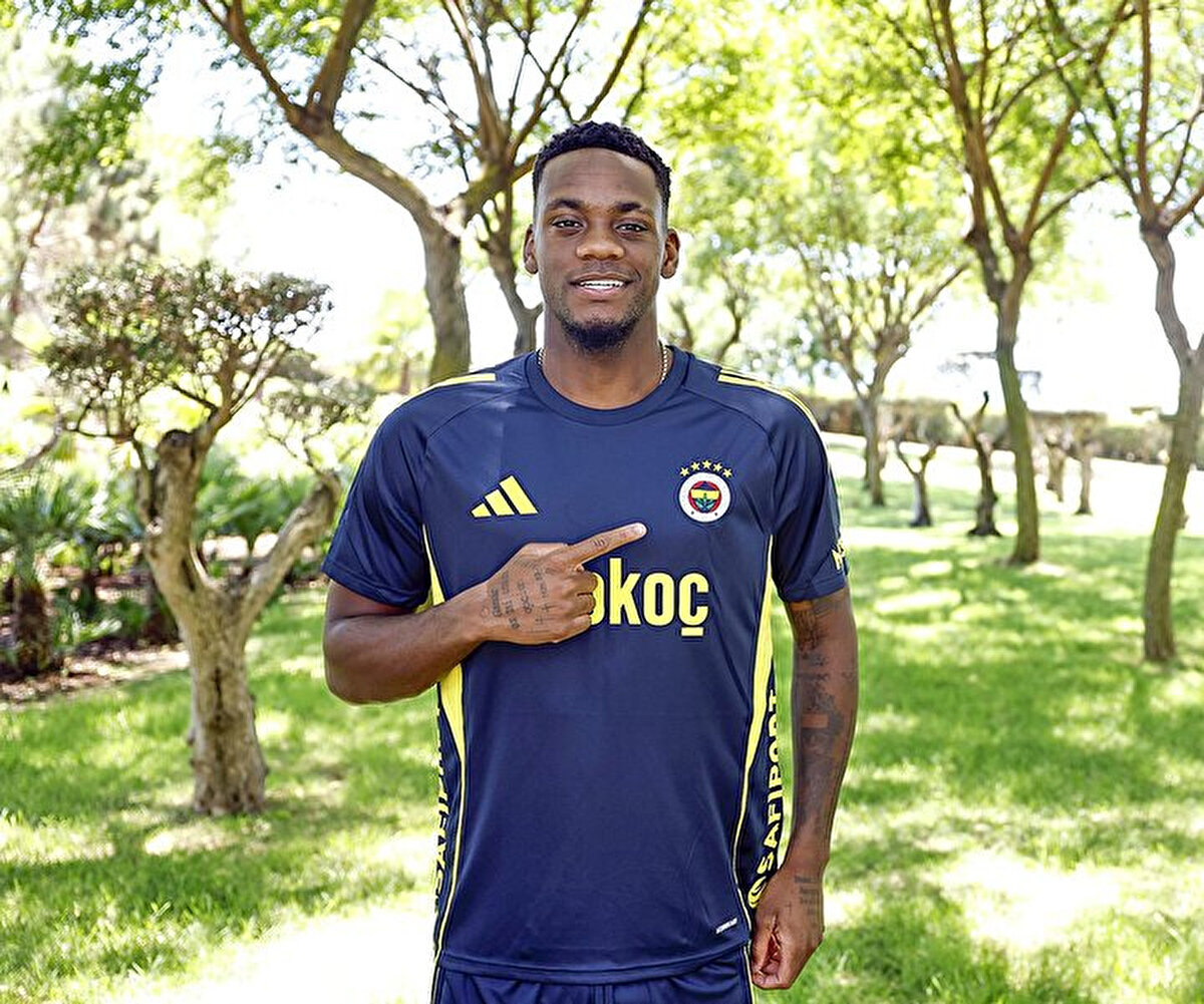 Duran, eski takım arkadaşı Cristiano Ronaldo'ya ilişkin şu ifadelerle sözlerini tamamladı:<br><br>