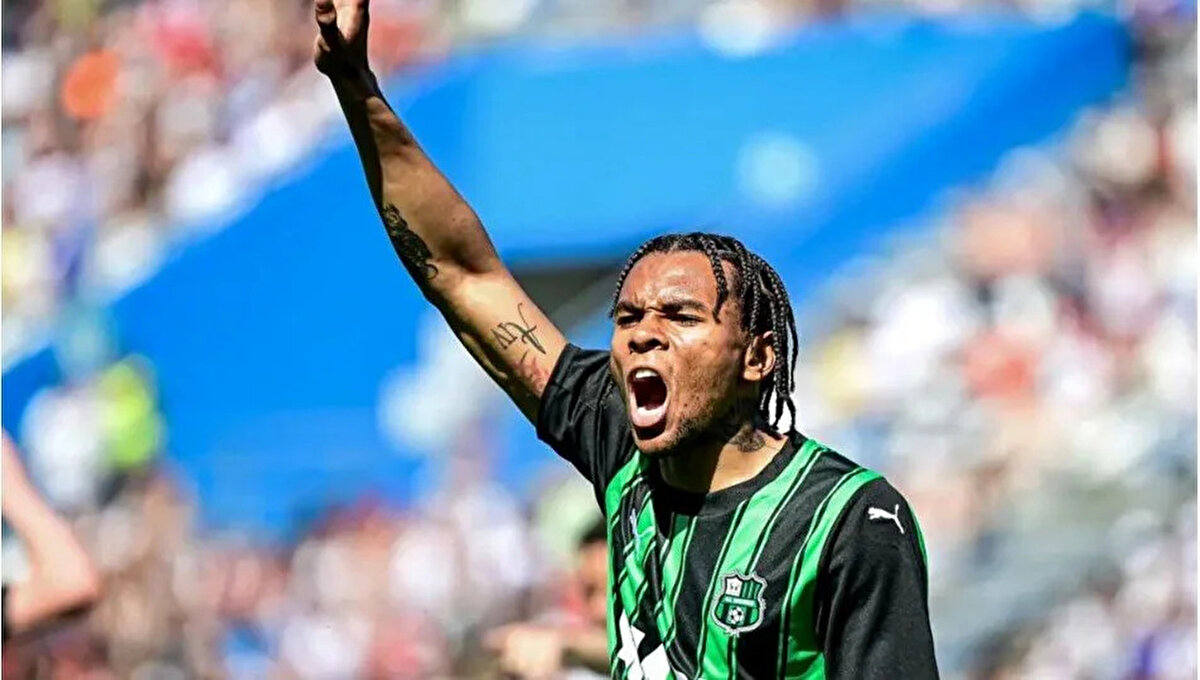 İtalyan basınına göre; Sarı-lacivertliler, Serie A ekipleri Como, Torino, Parma ve Cagliari'den daha yüksek teklif sunarak Armand Lauriente yarışında öne geçti. <br><br>