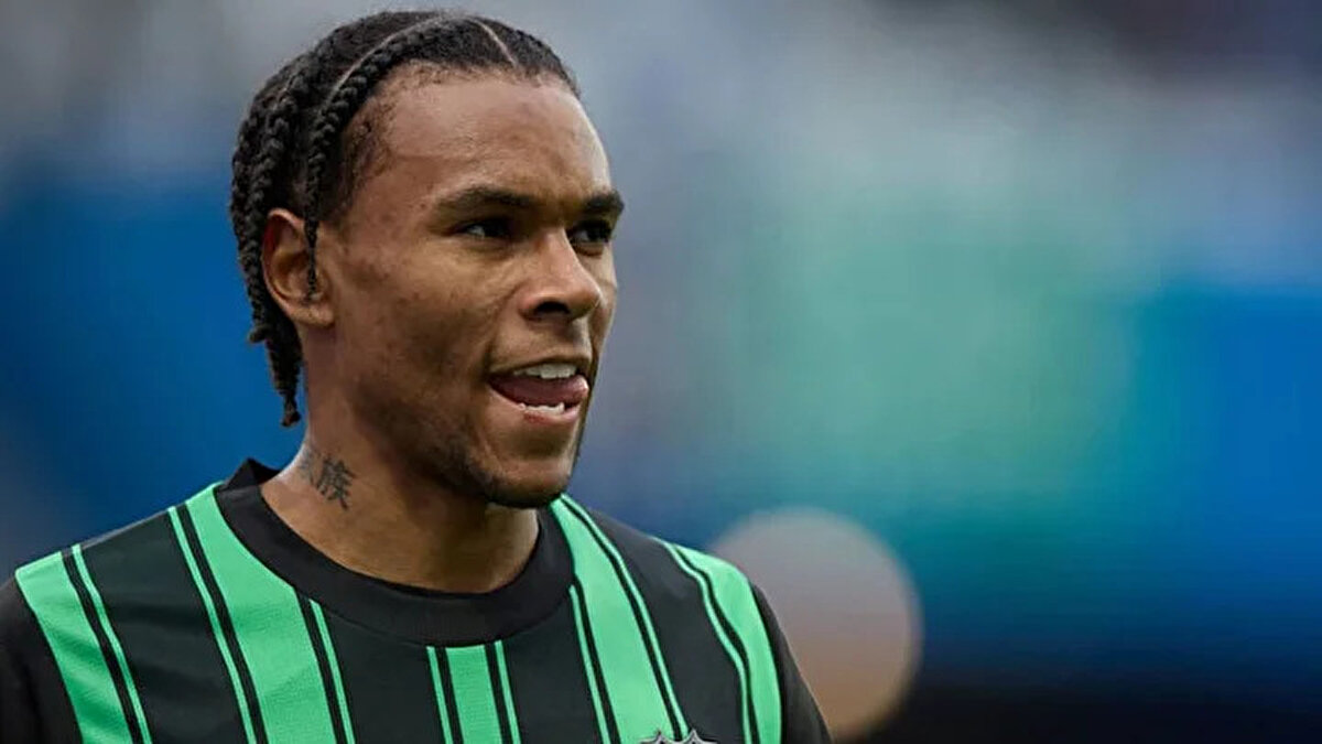 Kanat transferi için çalışmalarına hız kazandıran Fenerbahçe, Sassuolo'nun Fransız yıldızına rotasını kırdı.<br><br>